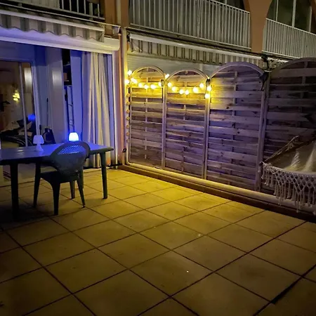 T1 Familial Avec Terrasse, Piscine, A 6 Min A Pied Et Aqualand A 2 Min Lejlighed