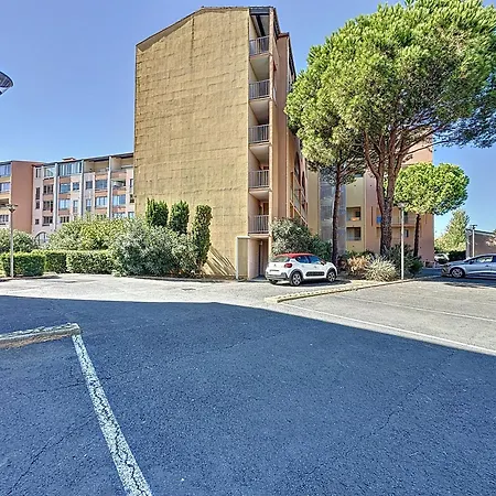 T1 Familial Avec Terrasse, Piscine, A 6 Min A Pied Et Aqualand A 2 Min * 아그