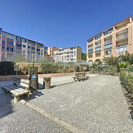 T1 Familial Avec Terrasse, Piscine, A 6 Min A Pied Et Aqualand A 2 Min 아그