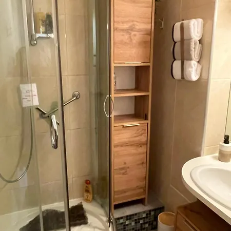 아파트 T1 Familial Avec Terrasse, Piscine, A 6 Min A Pied Et Aqualand A 2 Min *