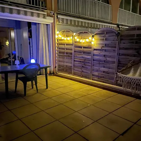 T1 Familial Avec Terrasse, Piscine, A 6 Min A Pied Et Aqualand A 2 Min Apartment
